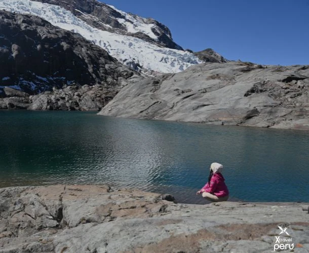 Explore the heart of Ausangate in 3D/2N. Extreme nature, turquoise lagoons, and unforgettable hikes.