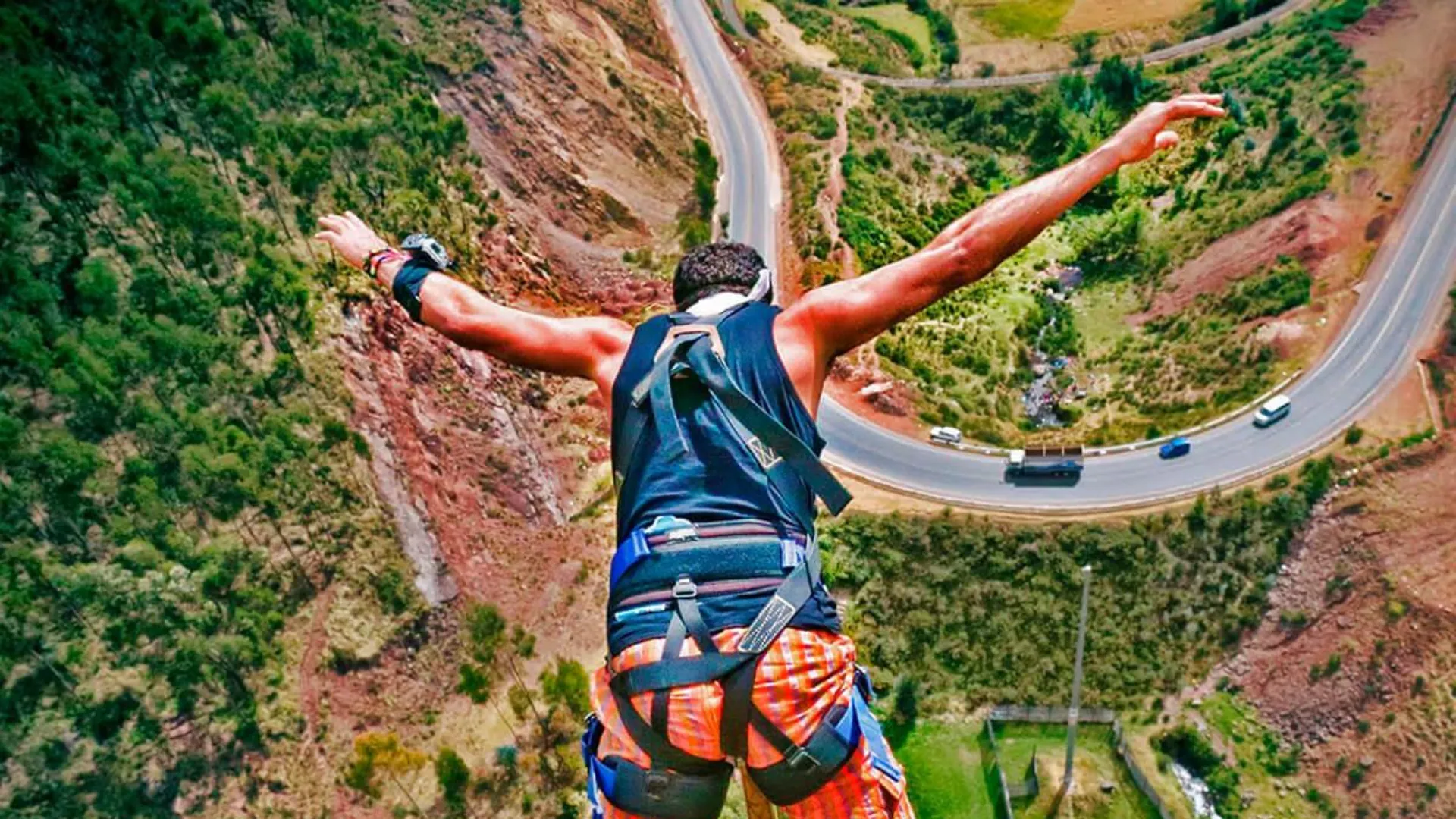 Bungee Jumping in Cusco – Extreme Jump in Poroy from 125 meters - XTravel Perú