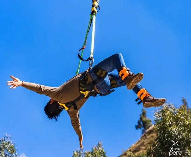 The moment of truth. The sensation of pure free fall, a challenge to your limits. Secured by professional equipment, it's the most extreme way to see the Poroy Valley.