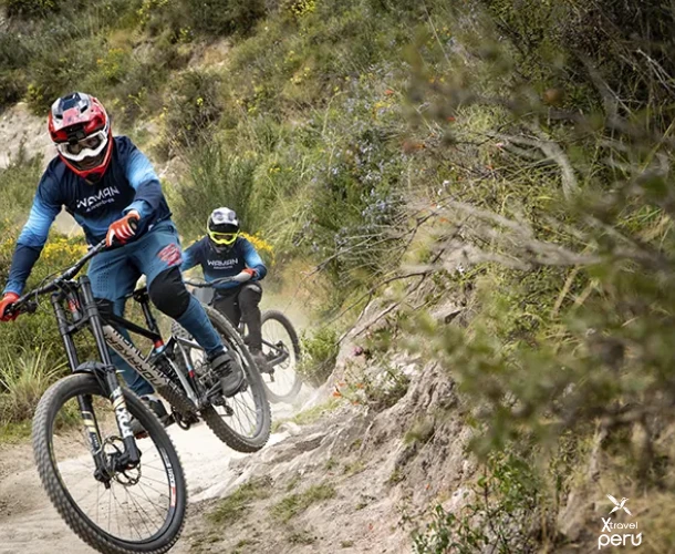 For speed lovers. Feel the excitement of the technical descent with your bike. Use your protective gear and enjoy the action on the Yuncaypata trails.