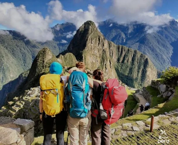 Vive el Camino Inca en 2 días y 1 noche. Descubre ruinas, naturaleza y la impresionante Machu Picchu en una experiencia que te cambiará para siempre.