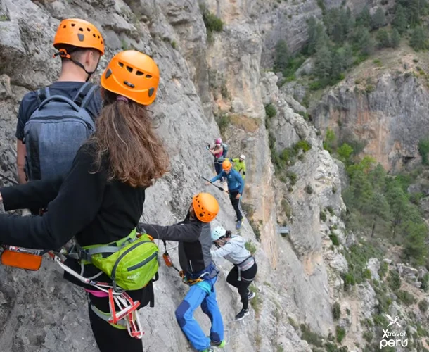 Speed across the canyon at full throttle. The Qoya circuit includes several Zipline lines that allow you to fly over the landscape with stunning views. Adrenaline guaranteed!
