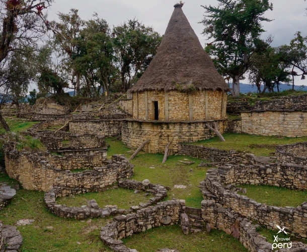 Explore Kuelap em um dia: história antiga, paisagens de alta altitude e um inesquecível passeio de teleférico saindo de Chachapoyas.