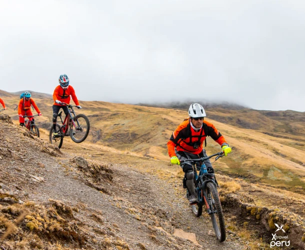 Ride as a group through the hills of Pumamarca. An unforgettable MTB experience where speed and the Andean landscape merge into an epic adventure.