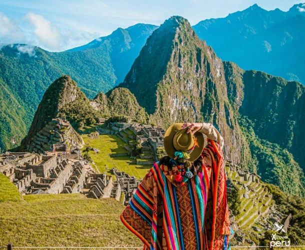Explora las fincas del café en la selva alta, aprende del cultivo local y culmina tu viaje en la ciudadela inca. Dos días intensos llenos de aroma, cultura y aventura. ¡Una ruta que lo tiene todo!