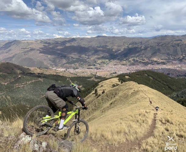 Enjoy the thrilling bicycle descent. The route takes you from ruin to ruin, offering stretches of speed and fun in an Andean forest setting.