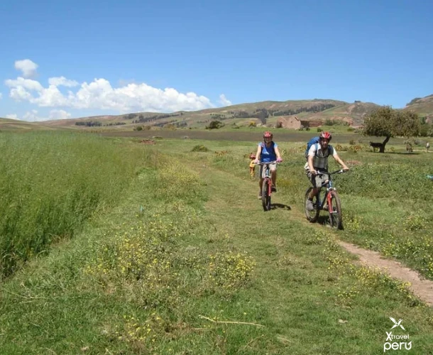 Explore the tranquility of the Sacred Valley by bike. Enjoy an easy to moderate route that takes you through the vast cultivated fields of Pisac, under the Andean sun.