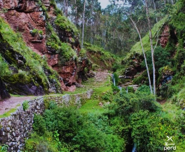Trekking + naturaleza + cascada. Descubre la belleza escondida de Poc Poc en Urquillos. ¡Un paraíso natural cerca de Cusco!