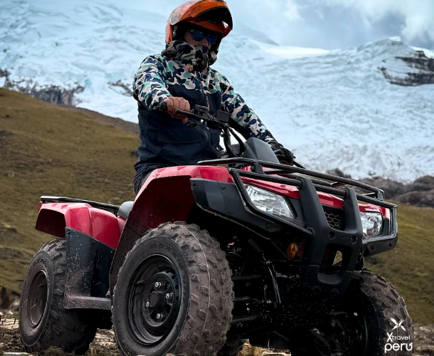 Feel the pure adventure on this high-altitude route. The best vehicle to explore the remote valleys and lagoons surrounding Apu Ausangate. Geared up for the Andean polar experience.
