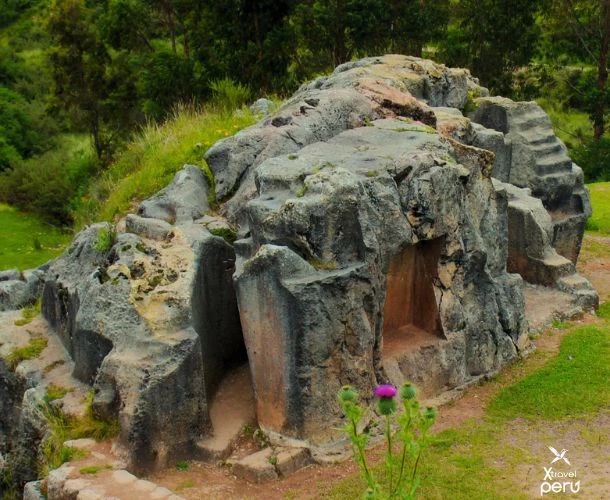 Nature, history, and ancestral silence: that and more on the magical tour of Inkilltambo.