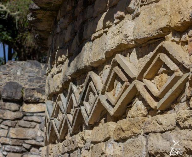Discover the grandeur of Kuélap and the enigma of Karajía on a single tour filled with ancient culture and breathtaking views.