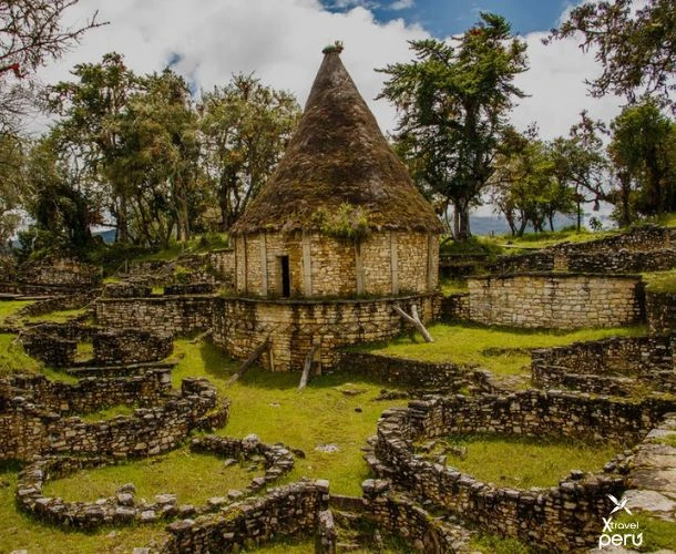 Explore the jewels of the Chachapoyas: Kuélap, the fortress in the clouds, and Karajía, the sarcophagi that hold ancient secrets.