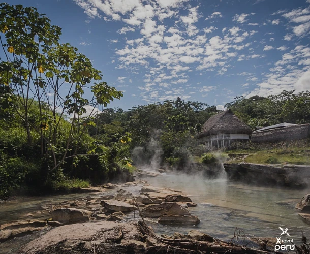 Immerse yourself in the jungle and discover the mystical Boiling River: sacred waters, ancestral energy, and a complete connection with the Amazon.