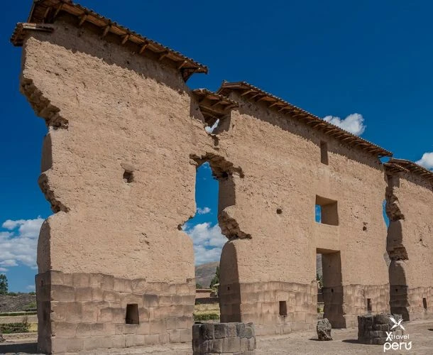 Explore Raqchi and its impressive temple to the god Wiracocha, an archaeological jewel of the Inca Empire.