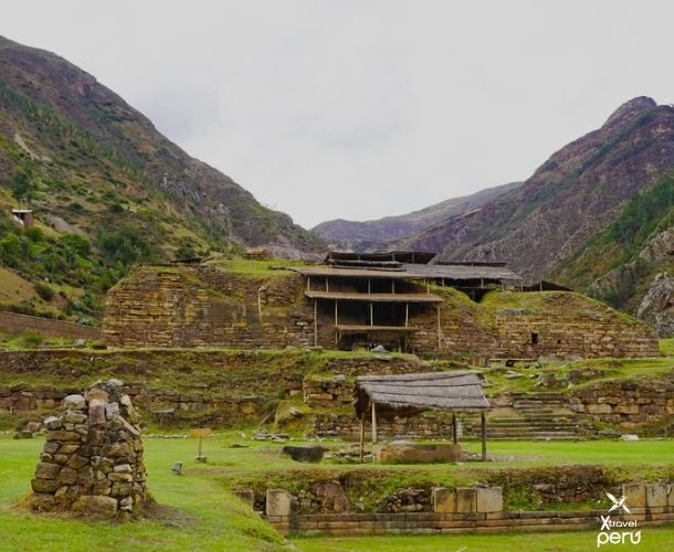 Delve into the heart of ancient Peru and explore the sacred temples of Chavín. Experience an unforgettable archaeological adventure amidst history, culture, and Andean landscapes. Discover it now!
