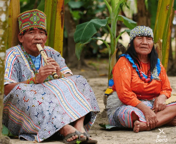 Visit the San Francisco Native Community. Learn about their traditions, observe their textile and ceramic art, highlighting the intricate Kené designs, symbols of their culture.
