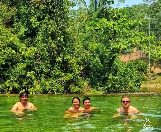 Experience a close and educational encounter with jungle species, such as the Taricaya or Motelo turtle. An unforgettable experience interacting with Amazonian aquatic fauna.