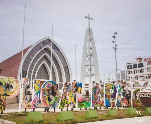 Start your City Tour at the Plaza del Reloj Público, enjoying this panoramic view of the majestic Ucayali River. Observe the port and the main waterway of the Peruvian Amazon.