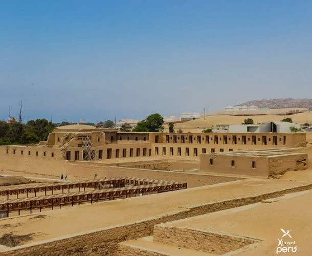 Travel to the sanctuary of the ancient gods: Pachacamac awaits you with ancient temples and ocean views.