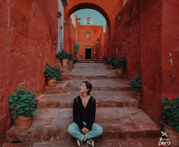 Uma viagem pelo interior de Arequipa, onde a natureza se mistura com tradições e arquitetura colonial.