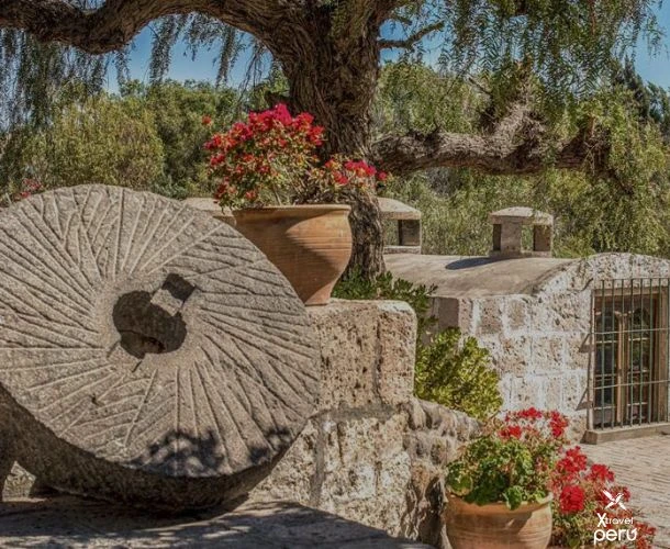 O interior de Arequipa oferece uma viagem pela sua história, suas cores e a majestade de seu entorno natural.