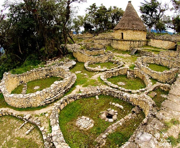 Discover the majestic Kuelap Fortress, a jewel of the Chachapoyas culture. Explore its impressive walls and circular structures, accessible with a fascinating cable car ride.
