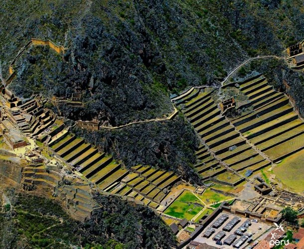 Experience 5 days filled with history and adventure, from sacred temples to the top of Rainbow Mountain.