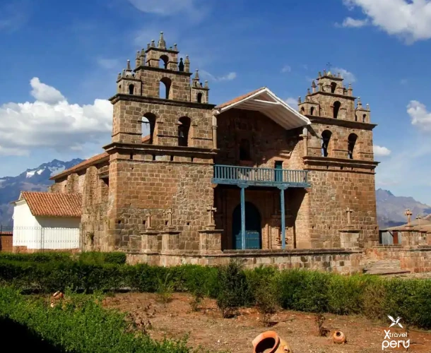 Discover the historical colonial church of Tiobamba, an architectural treasure with Andean Baroque influence. A cultural stop contrasting with the natural landscapes of the quad bike tour.