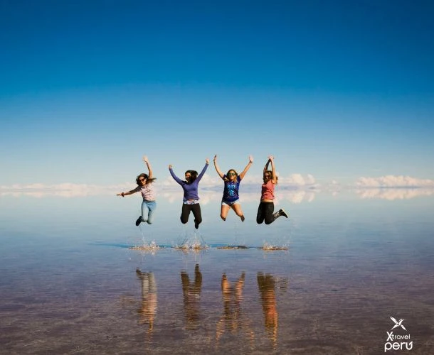 Conheça o maior deserto de sal do mundo: flamingos, cactos gigantes e um pôr do sol inesquecível.