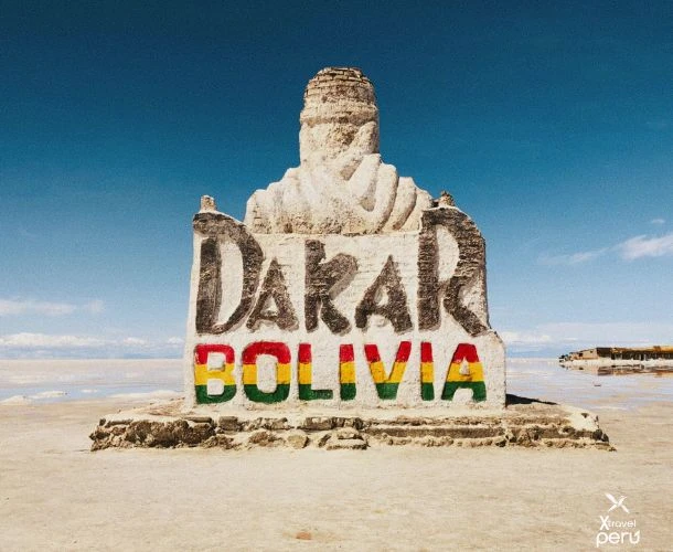 Explore o Salar de Uyuni em 2 dias: paisagens infinitas, céus espelhados e uma noite mágica sob as estrelas do Altiplano.