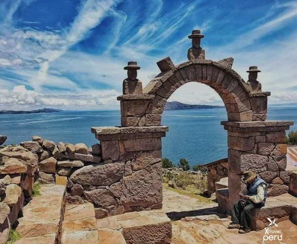 Uma experiência autêntica no lago mais alto do mundo: comunidades vivendo em harmonia com a água e a tradição.